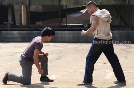 Tangkapan layar film Tekken 2: Kazuya's Revenge. (Sumber foto: IMDb.com)