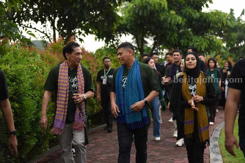Meet and Greet Film Hati Suhita di Kediri, Mas Abu dan Bunda Fey Dampingi Chand Parwez Beserta Omar Daniel