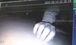 Rekaman CCTV pelaku pencurian di SDN Jombok 2