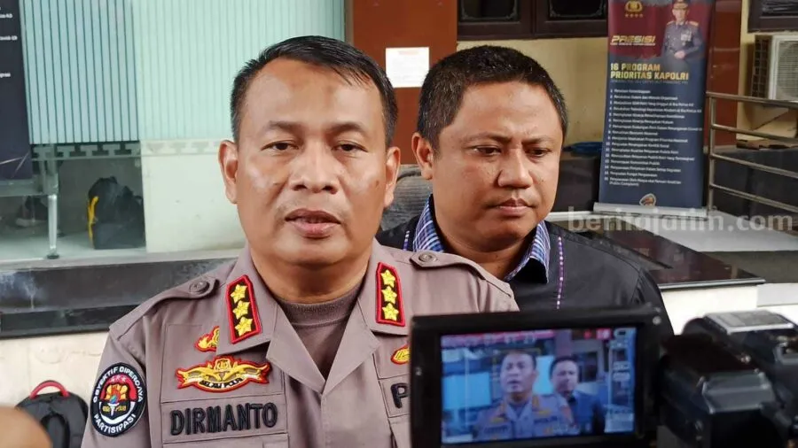 Tahanan Narkoba Tewas, Polda Jatim Nyatakan 4 Polisi Langgar Kode Etik Kabid Humas Polda Jatim Kombes Pol Dirmanto