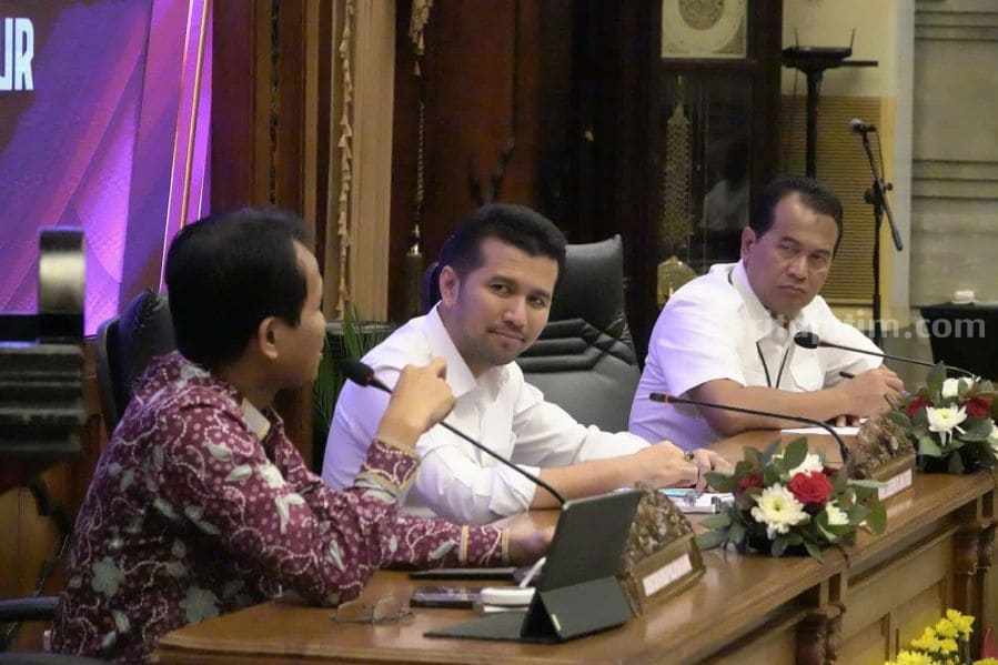 Emil Dardak Gandeng KPK dan Polri Tangani 649 Tambang Ilegal emil dardak KPK 1