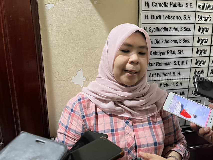 Wakil Ketua Komisi A DPRD Surabaya, Camelia Habiba.