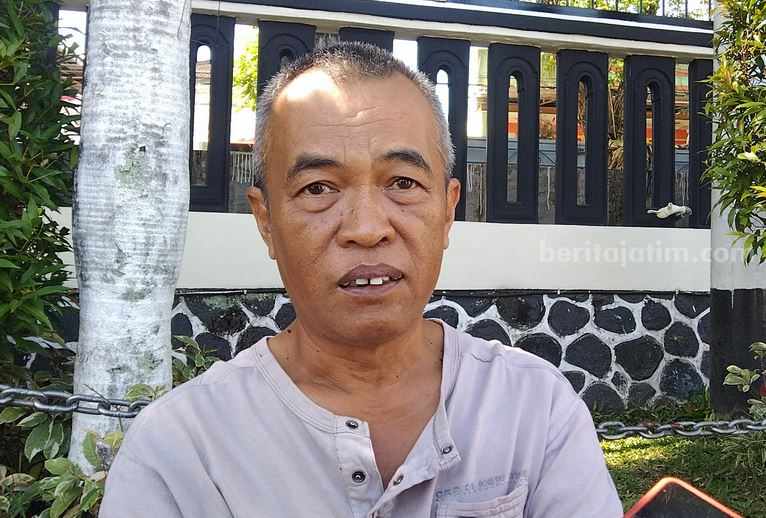 Agus Purwoko (66), Ketua Komunitas Driver Online Malang Selatan (OMS), Jumat (9/6/2023).
