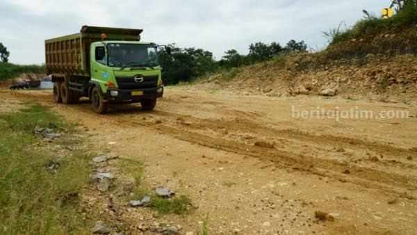 Proses pembukaan jalur Pansela di Kabupaten Blitar