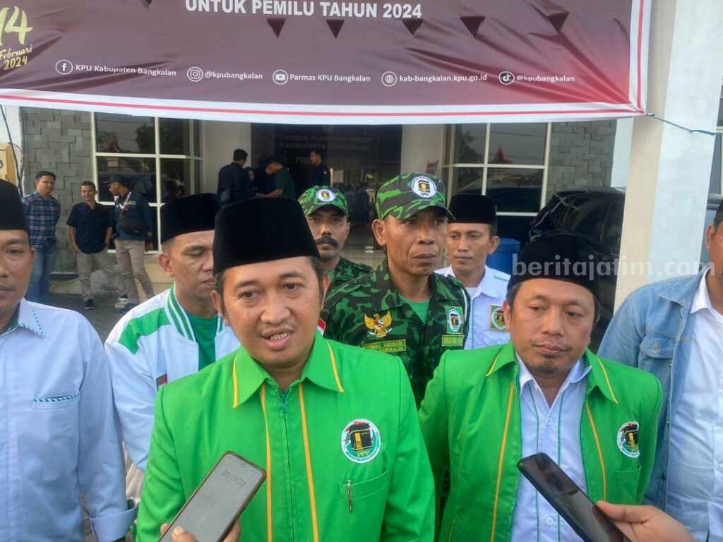Ketua DPC PPP Bangkalan, Ra Hasbullah (Foto: Zamachsari/beritajatim.com)