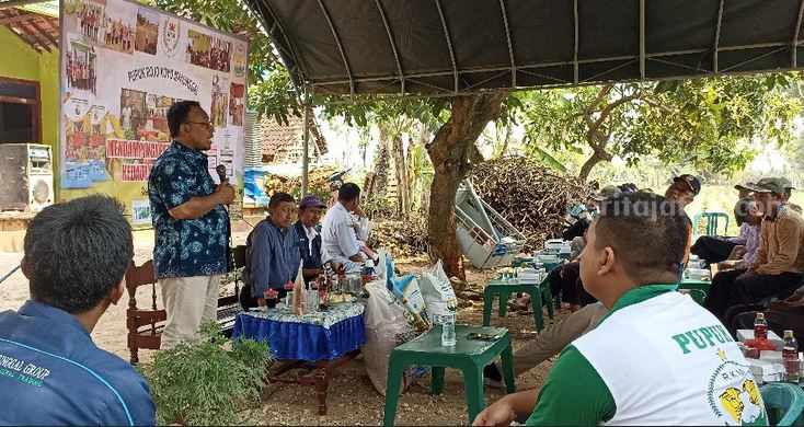 Para petani di Dusun Jambangan, Desa Tahulu, Kecamatan Merakurak, Kabupaten Tuban. [Foto: Diah Ayu/beritajatim.com]