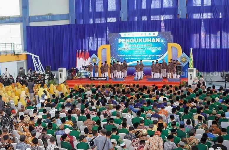 Pengukuhan pengurus Pimpinan Daerah Muhammadiyah (PDM) dan Pimpinan Aisyiah Lamongan masa khidmat 2022-2027.