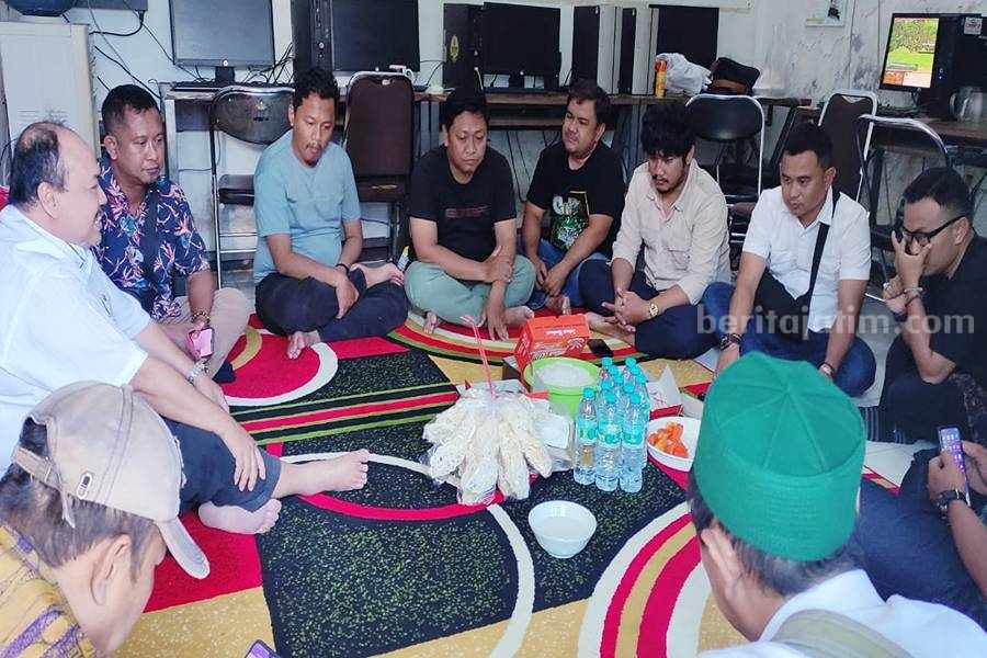 Pejabat Kominfo Kab. Sidoarjo Sambangi Media Center