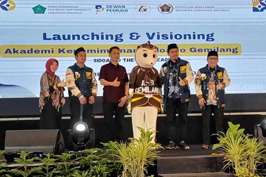 Bupati Sidoarjo Gus Muhdlor membuka acara Grand Launching & Visioning Akademi Kepemimpinan Sidoarjo Gemilang