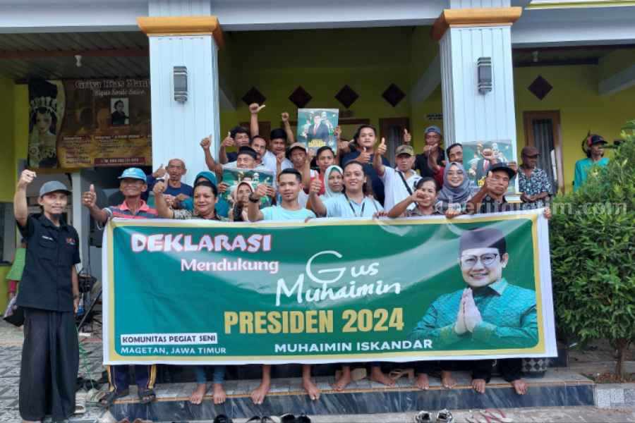 Pelaku Seni Budaya Magetan Deklarasi Gus Muhaimin Capres 2024 Pelaku dan pegiat kesenian Magetan saat mendeklarasikan Gus Muhaimin Presiden 2024.