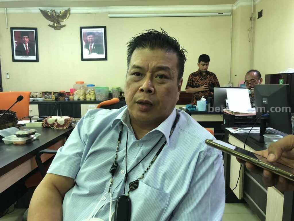 Wakil Ketua Panitia Khusus (Pansus) pembahasan Raperda Pencegahan dan Pemberantasan Penyalahgunaan dan Peredaran Gelap Narkotika dan Prekursor Narkotika Komisi B DPRD Surabaya John Thamrun.