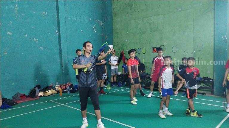 Tips Si Gimbal Agrippina Prima untuk Pebulutangkis Muda di Jember