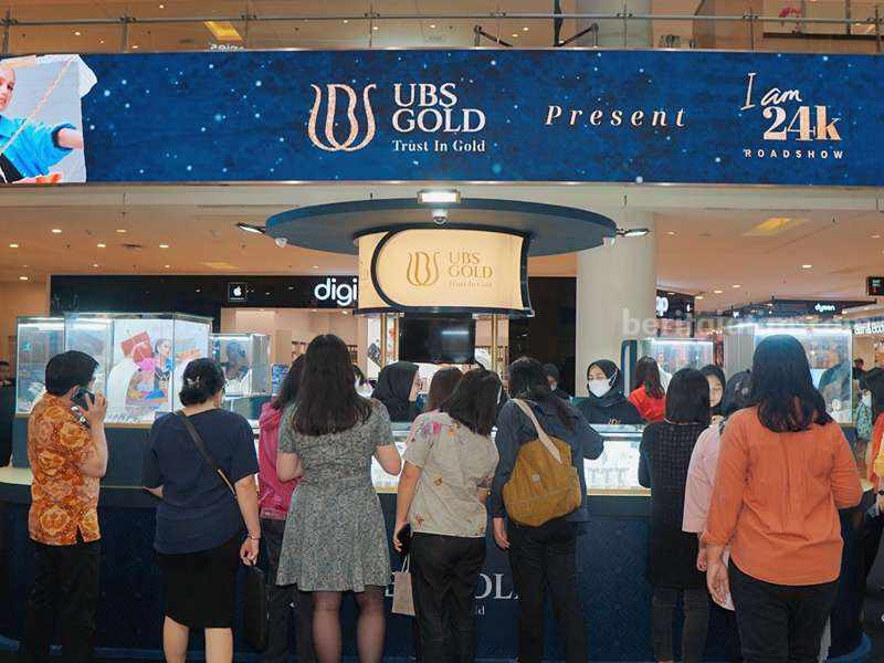 UBS Gold Bakal Sapa Pecinta Emas di Surabaya Pengunjung Pemeran Perhiasan Emas IAM 24K Roadshow di Jakarta
