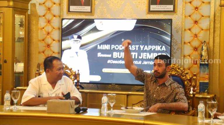 Reza Rahadian kepada Bupati Jember: Gak Apa-Apa Pak, Kalau Curhat…