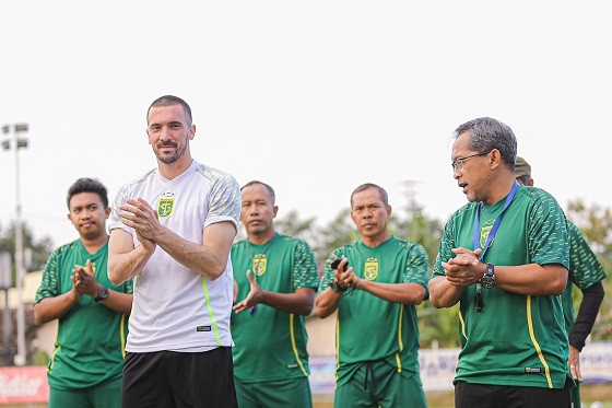 Dusan Stevanovic Diparkir di Laga Persebaya vs Persija