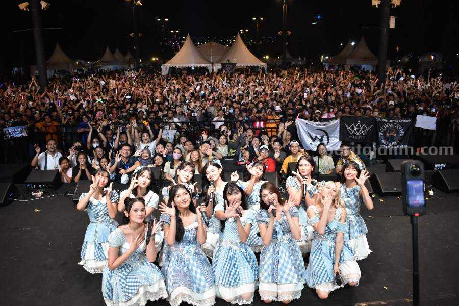 JKT48 Meriahkan FIFGROUP 34th LOCALICIOUS di Plaza Parkir Timur Senayan JKT48