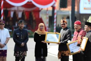 Kota Malang meraih penghargaan Kabupaten/Kota untuk kategori Pengelola Jaringan Dokumentasi dan Informasi Hukum Terbaik di Jawa Timur Tahun 2023.
