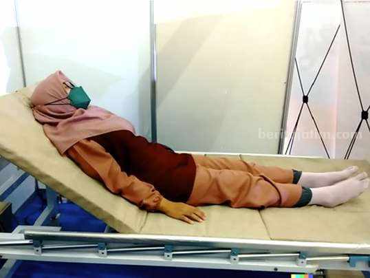 Bed Pasien Otomatis rancangan Tim Fakultas Teknik Universitas Negeri Surabaya