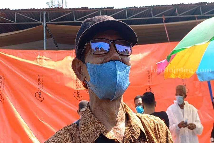 Toha ayah dari Indra Laksman salah satu korban miras.