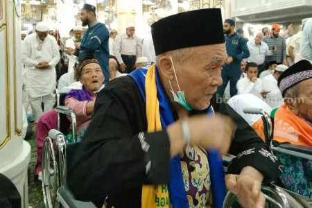 Sebelum Wafat, JCH Magetan Sempat Bagi-bagi Amplop Sarbini Sastro Tardji (67) JCH asal Magetan yang meninggal di Mekah, Arab Saudi, Jumat (9/6/2023)