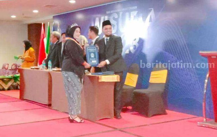 SMAMITA Sidoarjo Fokus Riset dan Kembangkan Teknologi Sambut Artificial Intelligence Wisuda ke-53 SMAMITA Sidoarjo di Hotel Papilio Surabaya