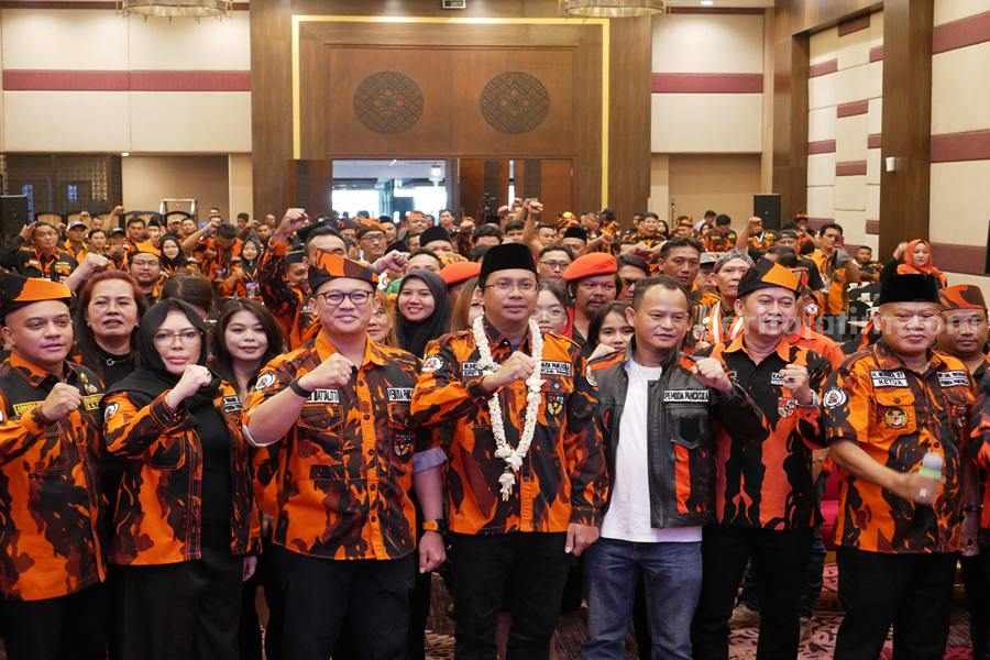 Gus Muhdlor: Pemuda Pancasila Beri Kontribusi Positif di Sidoarjo Bupati Sidoarjo Gus Mujdlor bersama pengurus MPW PP Jawa Timir dan MPC PP Kab. Sidoarjo