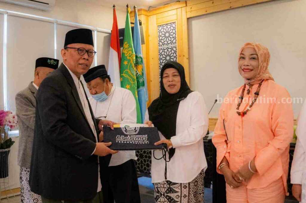 Unisma Berangkatkan 12 Pegawai ke Tanah Suci