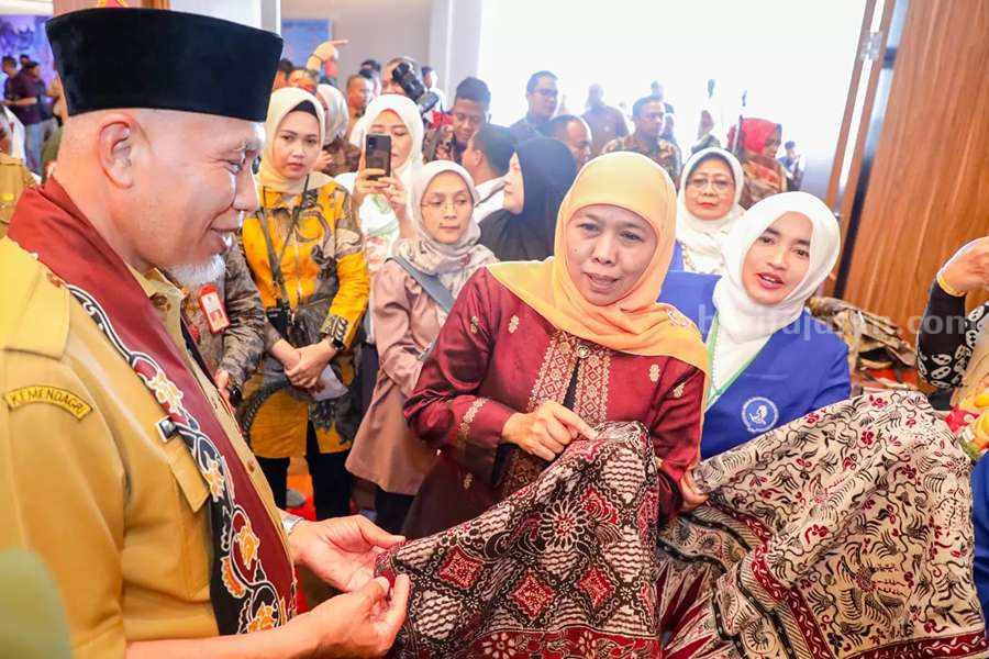Khofifah Ajak Pengusaha Sumbar Tanam Investasi di SIER Khofifah