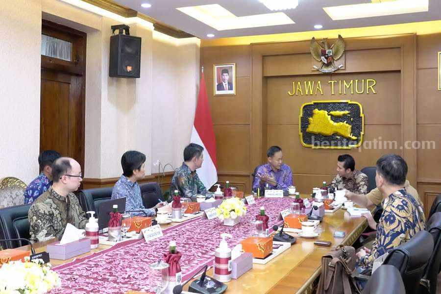 Wagub Emil Dardak menerima Kepala Sekolah Politeknik Temasek Singapura