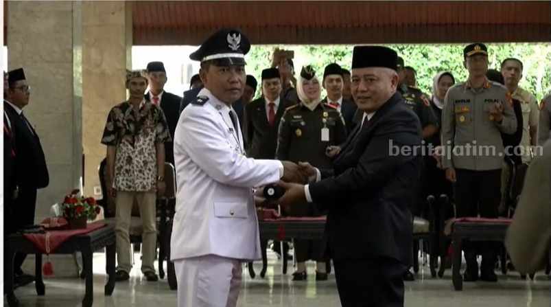 Agus Wahyudi, menjabat Kades Majang Tengah, Kecamatan Dampit, Kabupaten Malang, usai dilantik Bupati Malang HM.Sanusi, Rabu (14/6/2023).