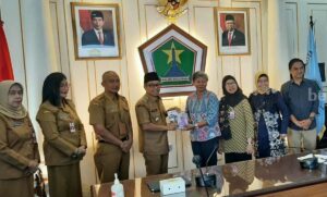 Wali Kota Malang Tegaskan Dukung Komnas Perempuan Wali Kota Malang, Sutiaji bersama Komnas Perempuan.