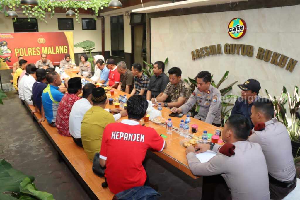 Apresiasi diberikan Kades dan Lurah se Kecamatan Kepanjen, Kabupaten Malang atas dedikasi Polisi RW Polres Malang, Jumat (23/6/2023).