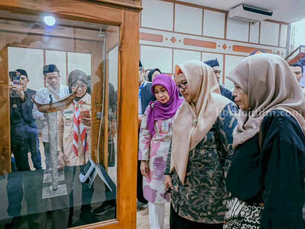 Replika keris Kalam Munyeng peninggalan sunan giri dipamerkan ke masyarakat