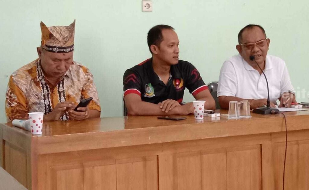 DPRD Jembrana saat berada di kantor KONI Banyuwangi.