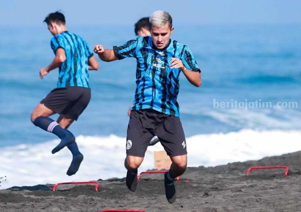 Arema FC Rekrut Ariel Lucero Untuk Perkuat Lini Tengah Ariel Lucero.
