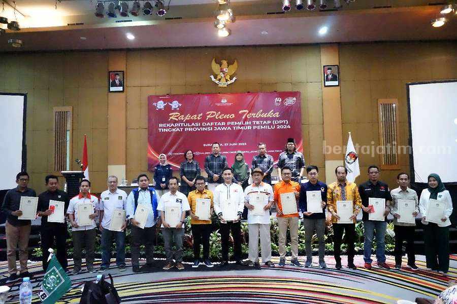 Rapat Pleno Terbuka Rekapitulasi Daftar Pemilih Tetap (DPT) Tingkat Provinsi Jawa Timur Pemilu 2024