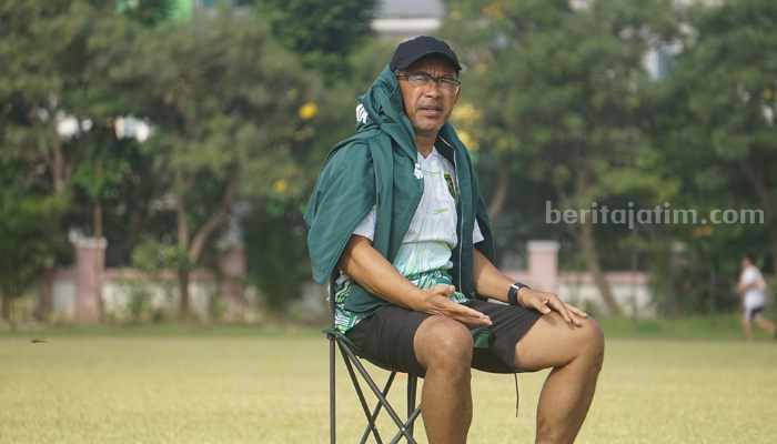 Segera Gabung Persebaya, Ducan Stevanovic dan Song Iu Yong Aji Santoso, Pelatih Persebaya. (Way)