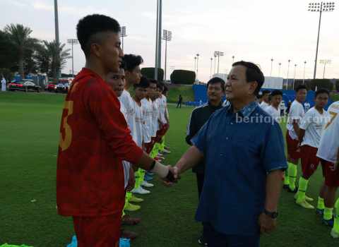 Prabowo Tengok Persib U-17 di Aspire Academy Qatar