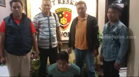 Pelaku pencurian ponsel yang hendak kabur ke Madura saat diamankan anggota Reskrim Polsek Manyar, Gresik