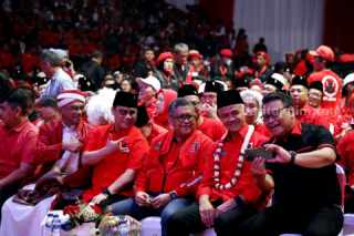 Hasto Tegaskan Megawati Sudah Berdialog dengan Jokowi Konsolidasi DPD PDIP DKI Jakarta bersama Ganjar Pranowo, di Hall Basket Senayan, Jakarta, Minggu (4/6/2023)