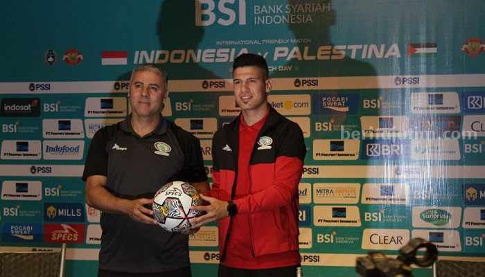 Timnas Palestina saat konferensi pers. (Way)