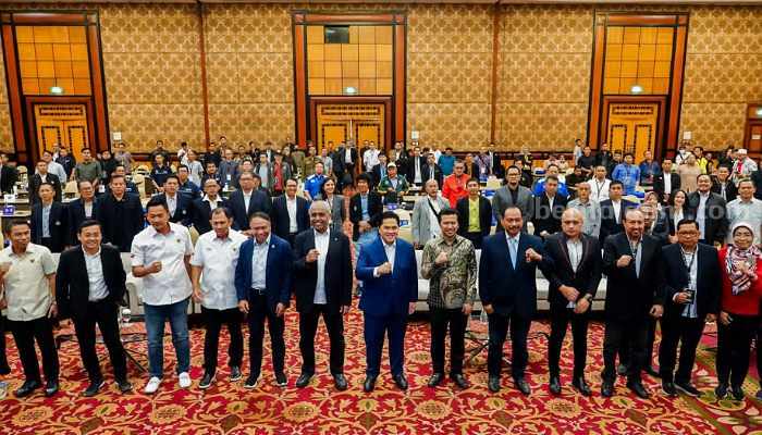 Wagub Jatim Ajak Semua Pihak Majukan Prestasi Sepakbola Kongres PSSI Jatim di Sheraton Jatim.(way)