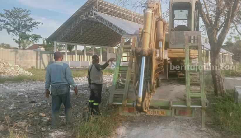 Tempat relokasi pedagang yang terkena pelebaran Jalan Manyar Gresik ditarget Agustus 2023 sudah tuntas