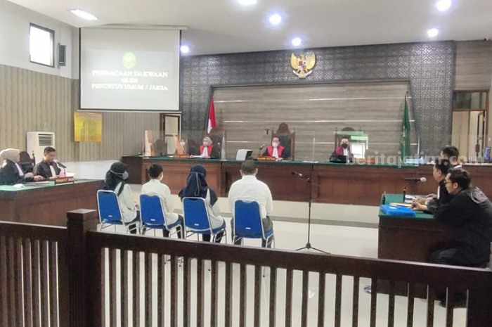 4 Terdakwa Kasus Gagal Ginjal Akut Diadili di Kediri PN Kediri