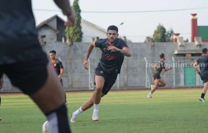 Júnior Brandão Target Cetak Banyak Gol Bersama Madura United