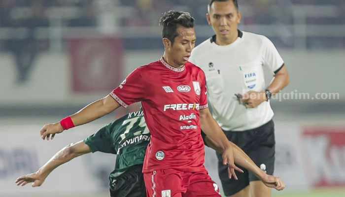 Shulton Fajar, Pemain Persis Solo. (Way)