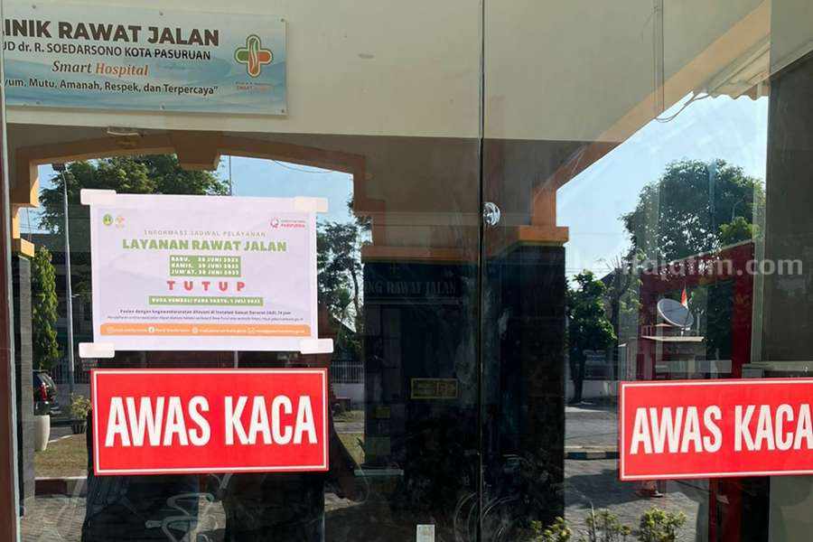 Pengumuman tutupnya pelayanan rawat jalan RSUD R Soedarsono Pasuruan.