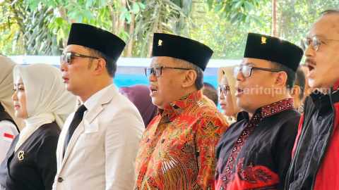 Sekjen PDIP Hasto Kristiyanto bersama Ridwan Kamil Gubernur Jabar.