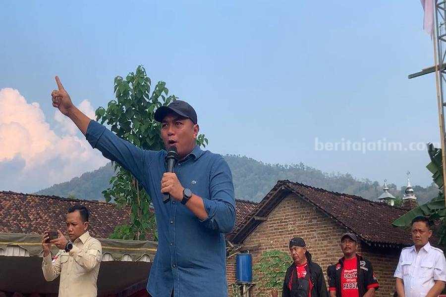 Gerindra Jatim Persilakan Prabowo Pilih Cawapres Sekretaris DPD Gerindra Jatim Kharisma Febriansyah. (Foto/Endra Dwiono/Beritajatim.com)