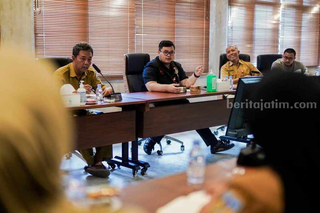 Mas Dhito